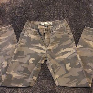 Camo skinny jeans